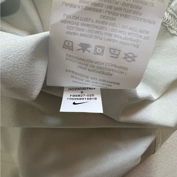 Nike Men's Dri-FIT Track Club Long Sleeve Graphic T-Shirt - Picture 3 of 5